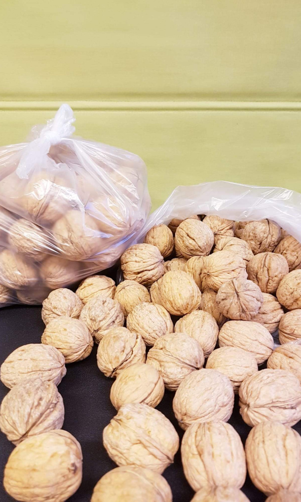 Nueces enteras bolsa de 1kg