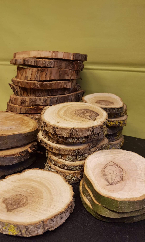 Reposa vasos de madera a unidades